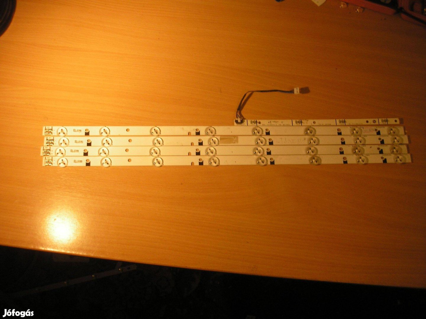 8796 Samsung UE32EH4000 LED háttérfény D1GE-320SC0-R3[12,04,12] 32H-35